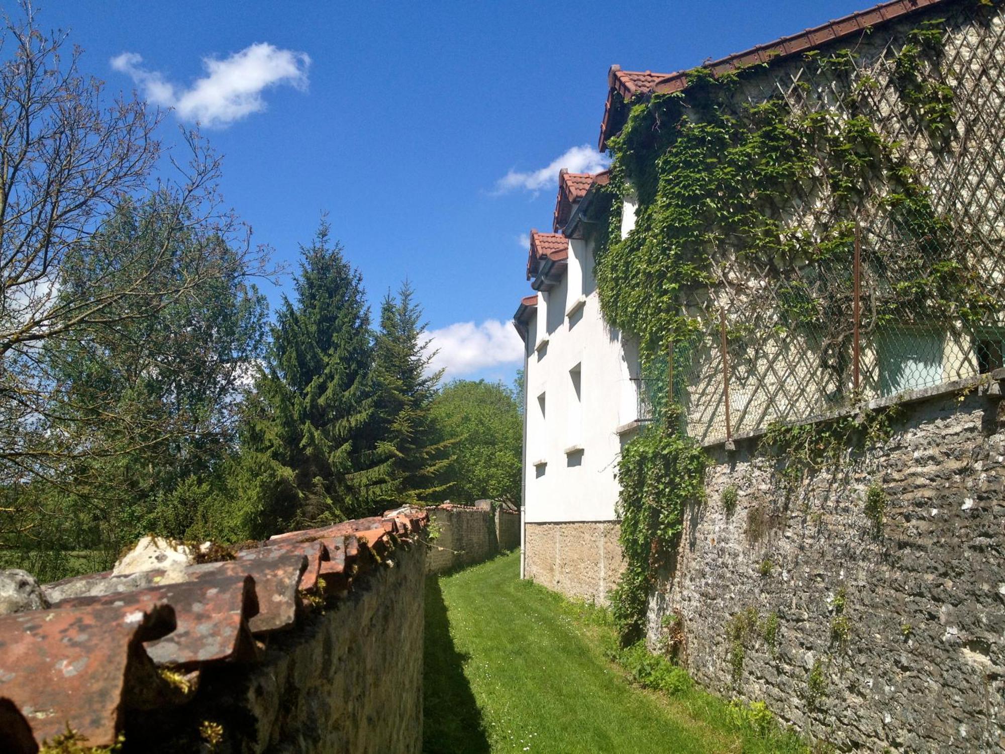 Logis Hostellerie La Chaumiere Arsonval Exteriör bild