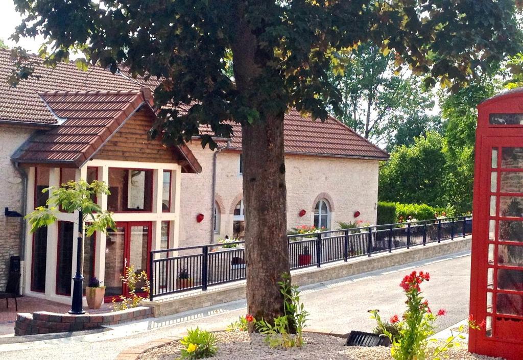 Logis Hostellerie La Chaumiere Arsonval Exteriör bild