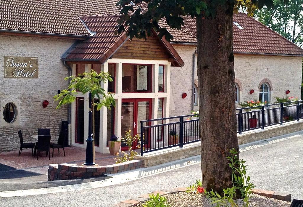 Logis Hostellerie La Chaumiere Arsonval Exteriör bild